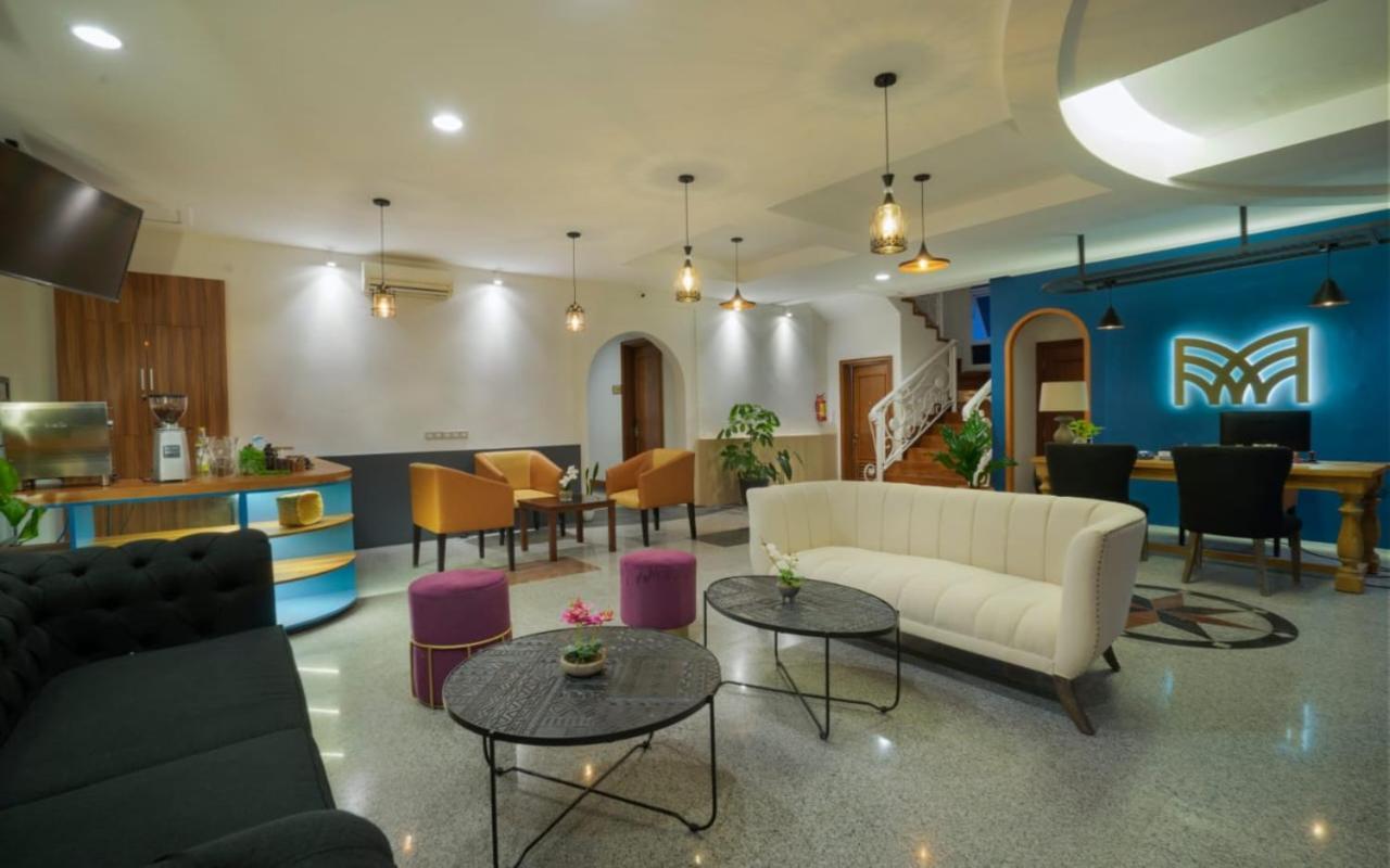 Madina Inn Джок'якарта Екстер'єр фото
