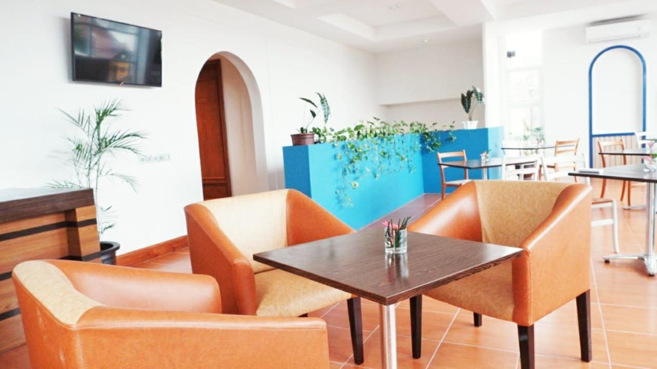 Madina Inn Джок'якарта Екстер'єр фото
