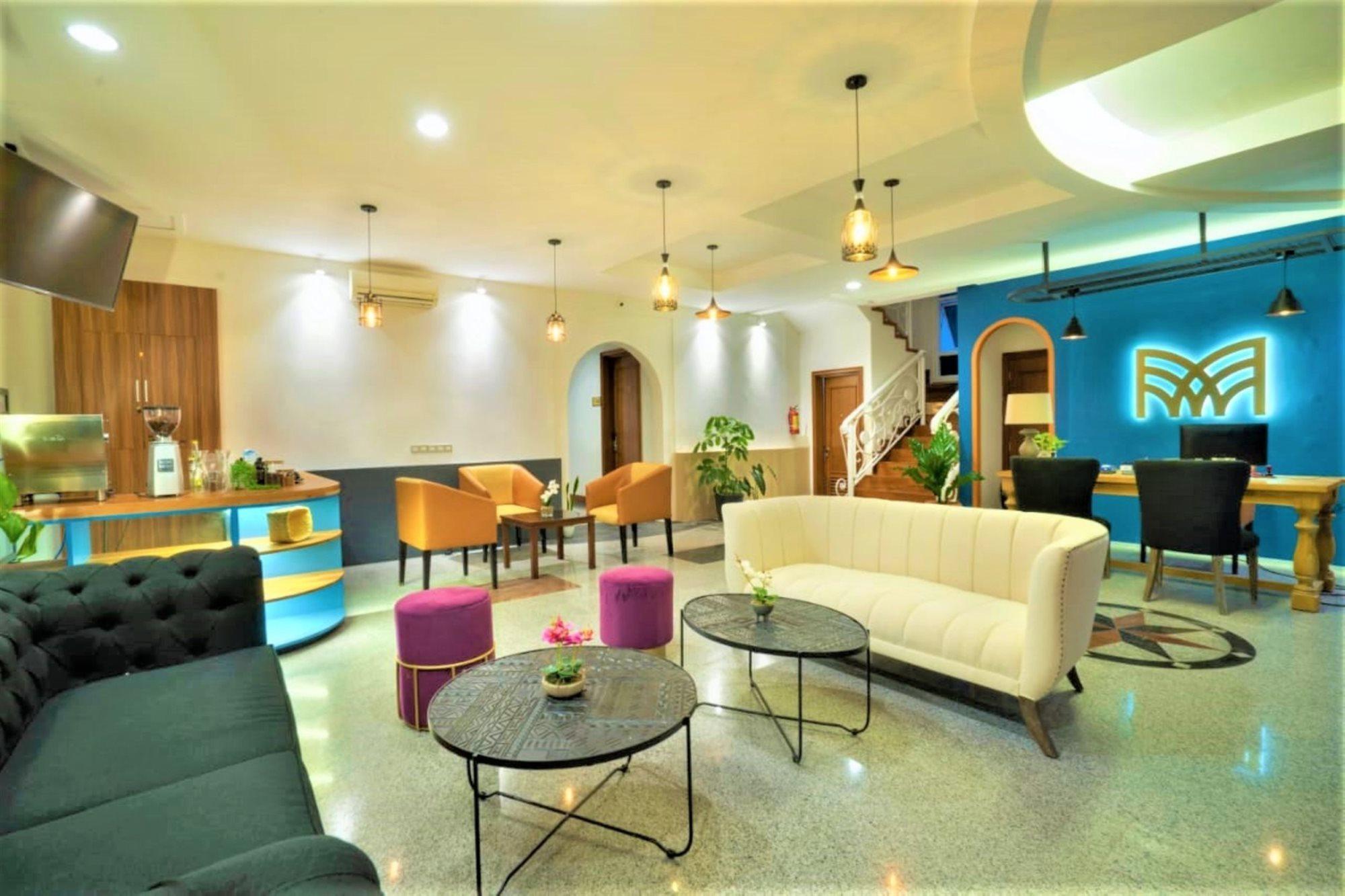 Madina Inn Джок'якарта Екстер'єр фото