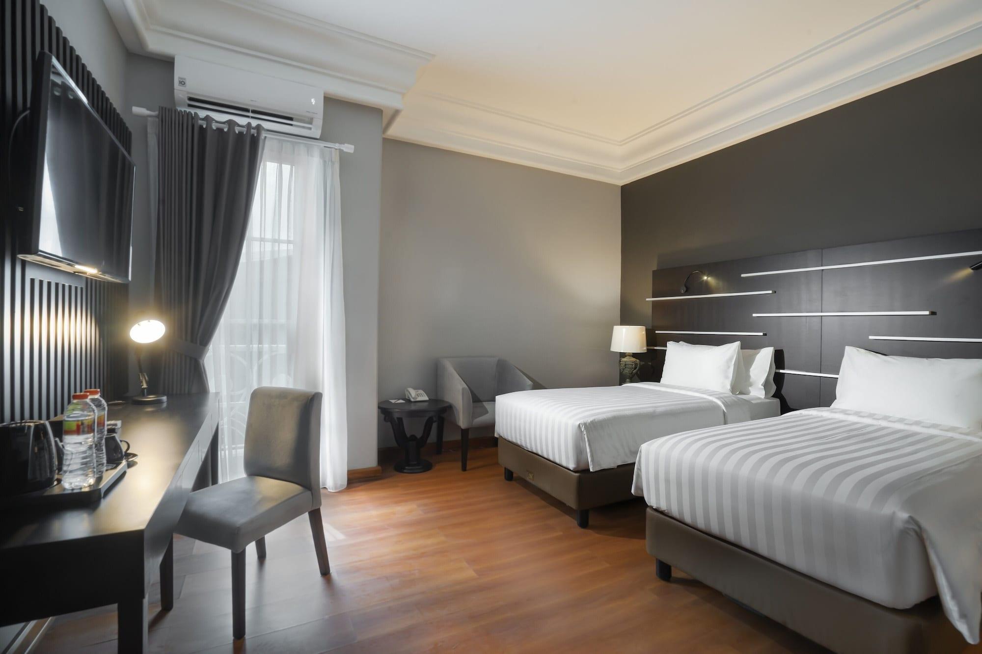 Madina Inn Джок'якарта Екстер'єр фото